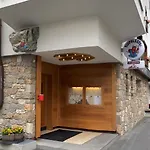 Crystal Engelberg