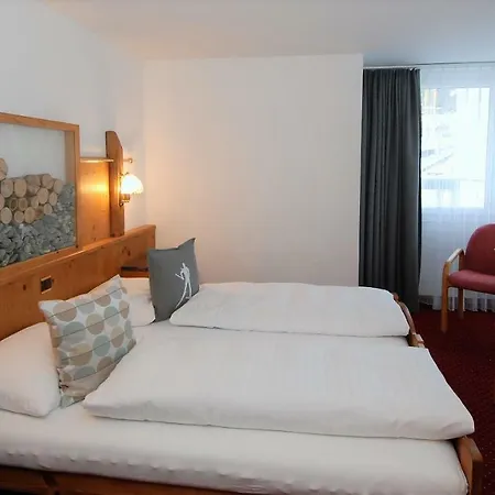 Crystal Hotel 3*